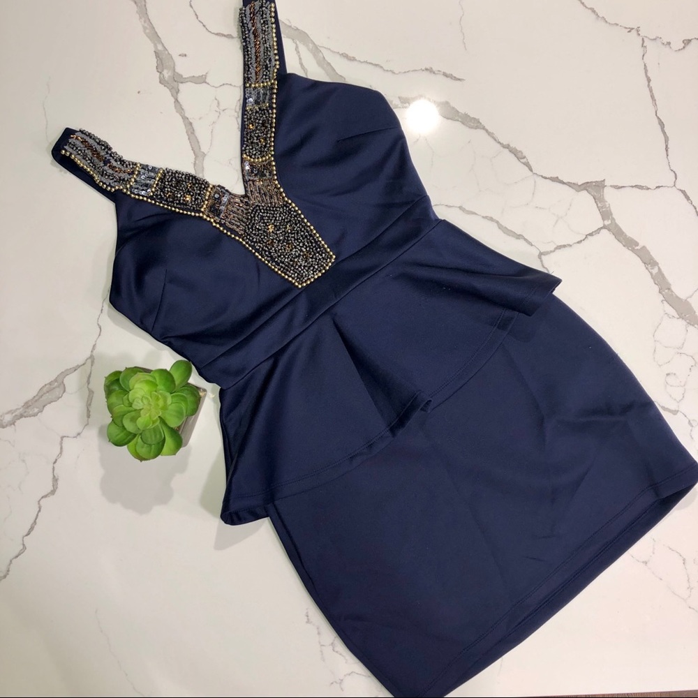 CHARLOTTE RUSSE 😍 DRESS (MED)
